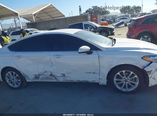 3FA6P0LU5KR200207 2019 FORD FUSION HYBRID White Вид задньої частини салону