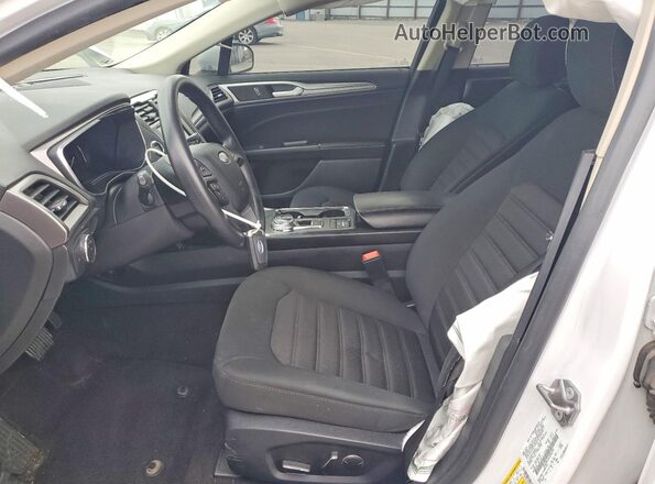 3FA6P0LU5LR266399 2020 FORD FUSION Белый Вид салона спереди