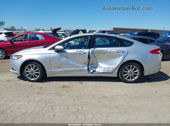 3FA6P0LU6HR379446 2017 FORD FUSION HYBRID Серебряный Вид задней части салона