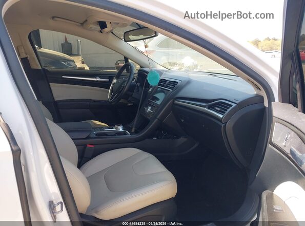 3FA6P0RUXJR120424 2018 FORD FUSION HYBRID Белый Вид салона спереди