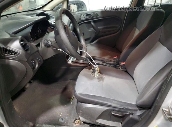 3FADP4AJ8KM105242 2019 FORD FIESTA Silver Вид салону спереду