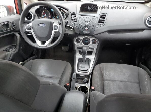 3FADP4BJ4KM125972 2019 FORD FIESTA Red Vista del salpicadero