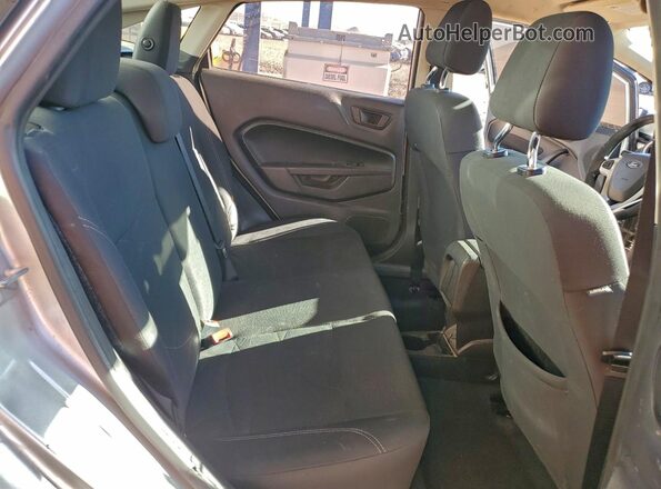 3FADP4BJ5KM142974 2019 FORD FIESTA Silver Widok tylnych siedzeń