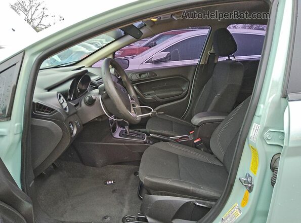 3FADP4BJ7HM130236 2017 FORD FIESTA Turquoise Vista interior delantera