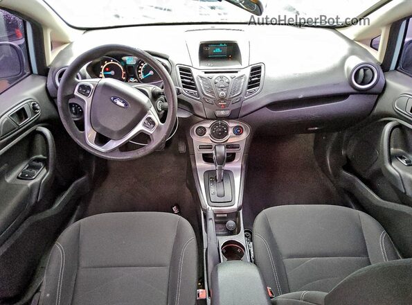3FADP4BJ7HM130236 2017 FORD FIESTA Turquoise Vista del salpicadero
