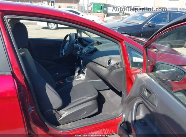 3FADP4BJ7HM157727 2017 FORD FIESTA Красный Вид салона спереди
