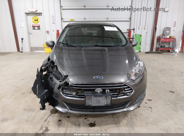 3FADP4EJ0JM142956 2018 FORD FIESTA Серебряный Вид задней части салона