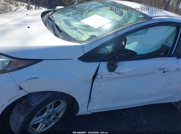 3FADP4EJ4JM112858 2018 FORD FIESTA Белый Вид спереди