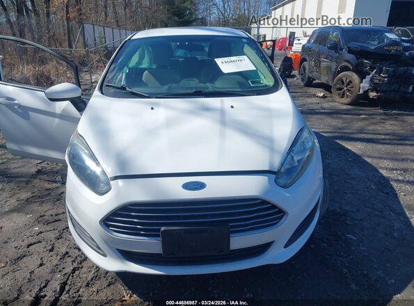 3FADP4EJ4JM112858 2018 FORD FIESTA Белый Вид панели приборов
