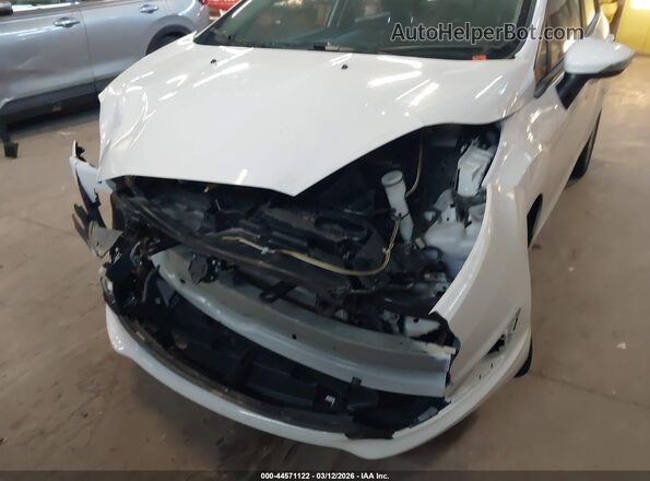 3FADP4EJ5GM162600 2016 FORD FIESTA Белый Вид спереди