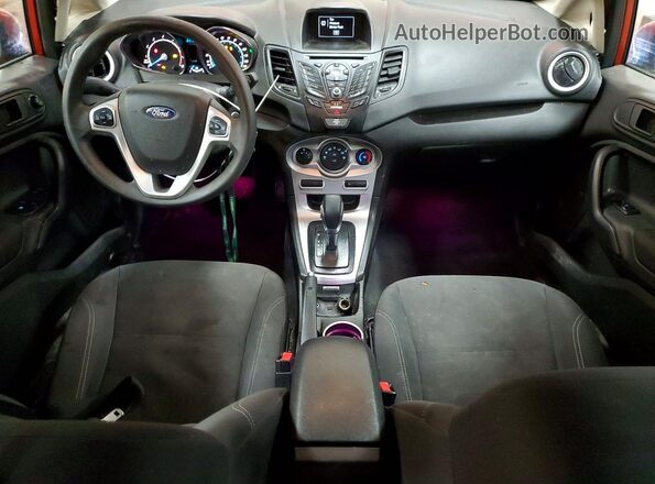 3FADP4EJ7JM104222 2018 FORD FIESTA Оранжевый Вид панели приборов