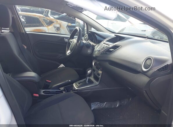 3FADP4EJ8GM165331 2016 FORD FIESTA Белый Вид салона спереди