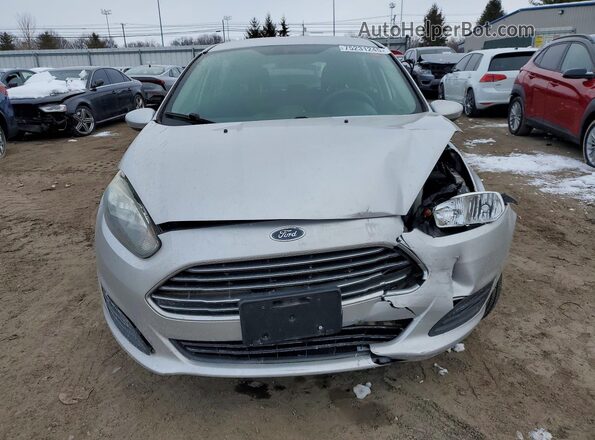 3FADP4EJ8JM110594 2018 FORD FIESTA Серебряный Вид спереди