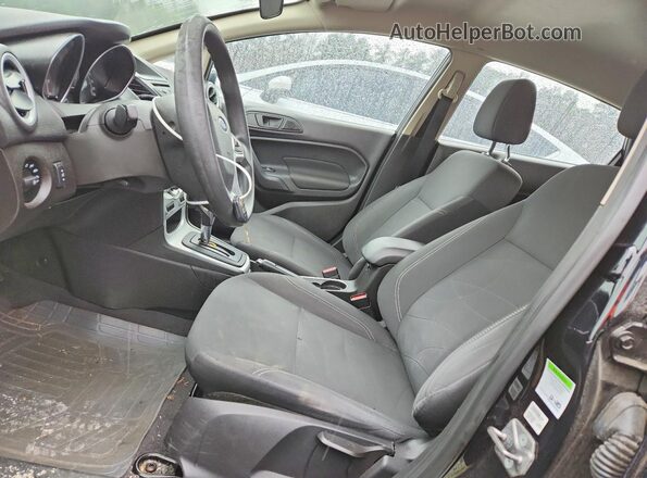 3FADP4EJ9JM105839 2018 FORD FIESTA Черный Вид салона спереди