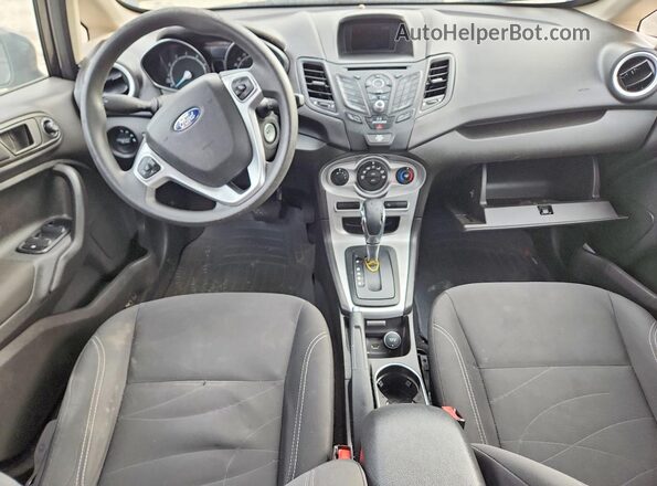 3FADP4EJ9JM105839 2018 FORD FIESTA Черный Вид панели приборов