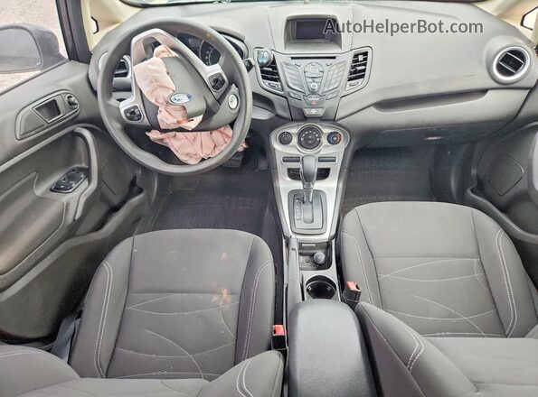 3FADP4EJXKM153044 2019 FORD FIESTA Черный Вид панели приборов