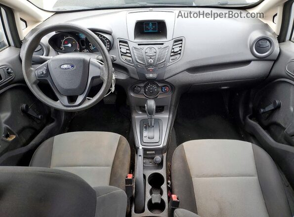 3FADP4TJ6GM105678 2016 FORD FIESTA Серебряный Вид панели приборов
