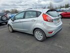 2016 Ford Fiesta S Серебряный vin: 3FADP4TJ6GM105678