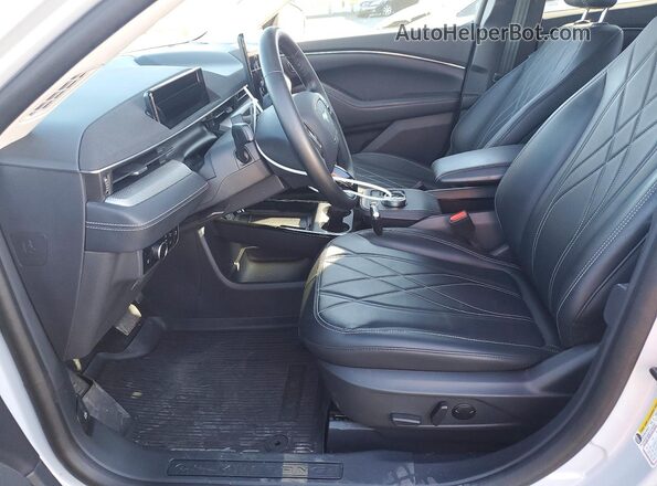 3FMTK1R44PMA64841 2023 FORD MUSTANG White Widok wnętrza z przodu
