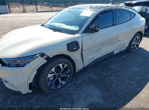 3FMTK1S53SMA02794 2025 FORD MUSTANG MACH-E Бежевый Вид спереди