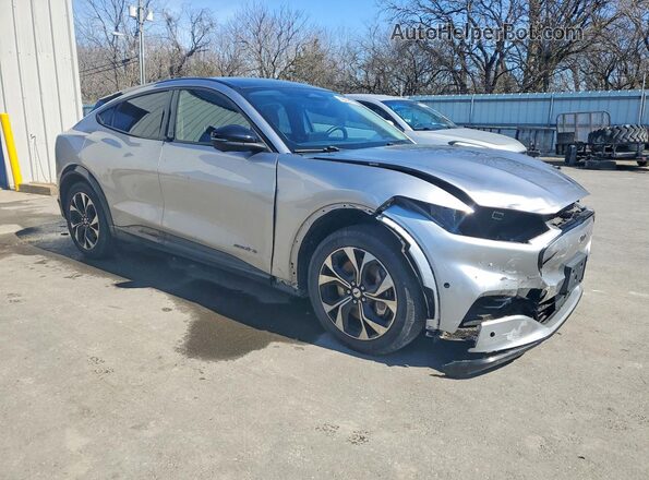 3FMTK3SS3MMA08888 2021 FORD MUSTANG MACH-E PREMI Серебряный Передняя правая четверть