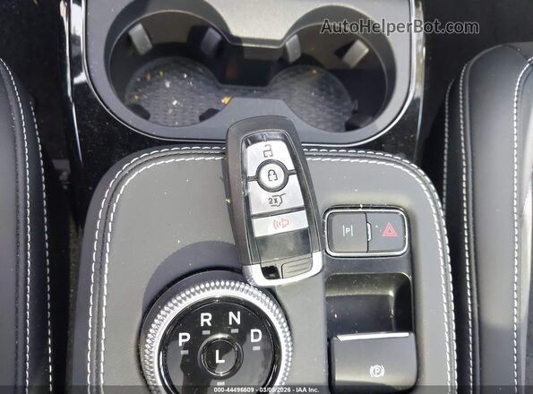 3FMTK4SX2RMA10902 2024 FORD MUSTANG MACH-E Зеленый Вид панели приборов