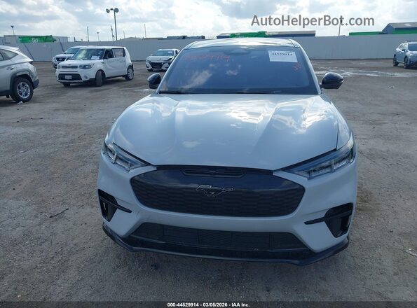 3FMTK4SX5PMA12141 2023 FORD MUSTANG MACH-E Белый Вид щитка приборов