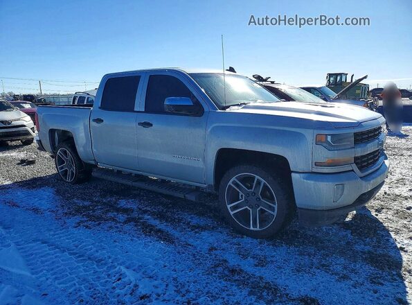 3GCUKPEC0JG379408 2018 CHEVROLET SILVERADO Серебряный Передняя правая четверть