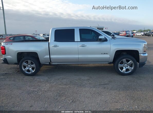 3GCUKREC2HG380193 2017 CHEVROLET SILVERADO Silver Widok wnętrza z tyłu