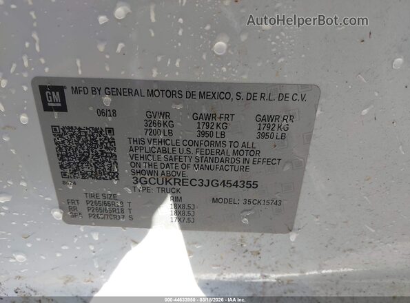 3GCUKREC3JG454355 2018 CHEVROLET SILVERADO White Engine compartment view