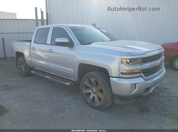 3GCUKREC7JG442211 2018 CHEVROLET SILVERADO Серебряный Передняя правая четверть