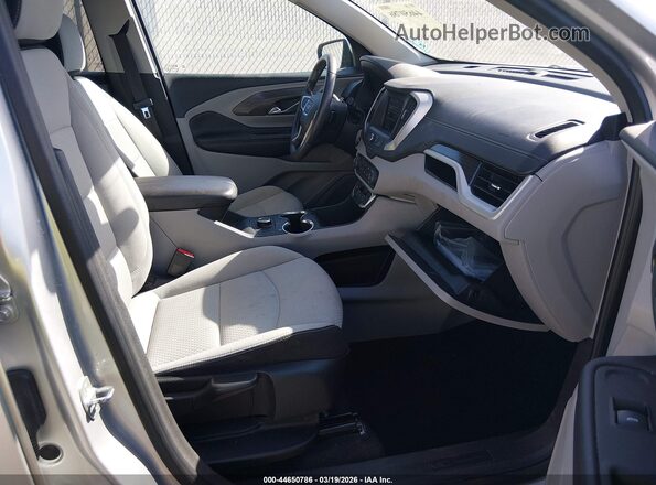 3GKALMEV7NL107522 2022 GMC TERRAIN Silver Widok wnętrza z przodu