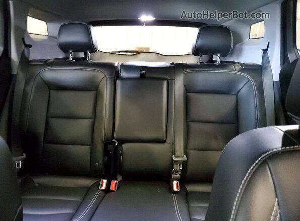 3GKALVEV2NL272643 2022 GMC TERRAIN Silver Widok tylnych siedzeń