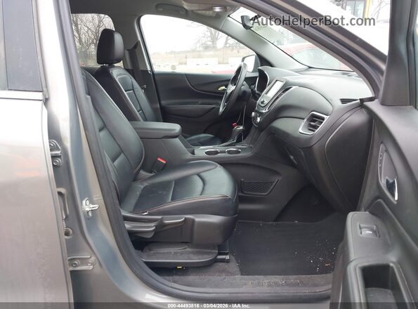 3GNAXSEV8JL121130 2018 CHEVROLET EQUINOX Серебряный Вид салона спереди