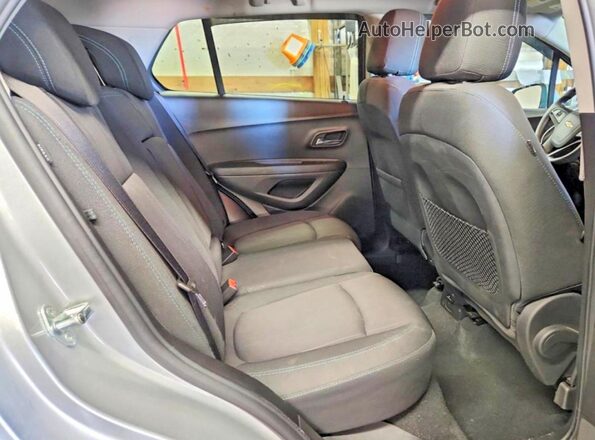3GNCJLSB0GL219250 2016 CHEVROLET TRAX Silver Вид задньої частини салону