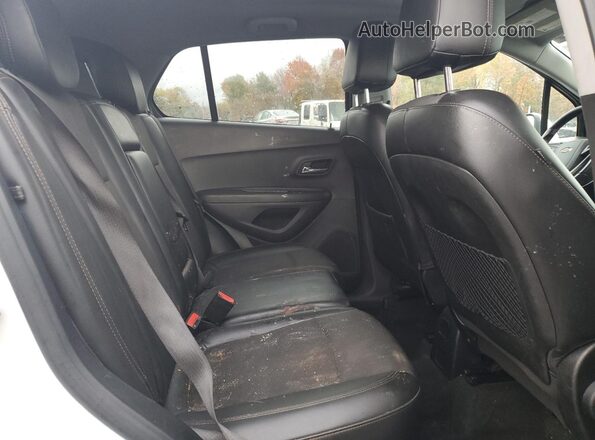 3GNCJLSB3KL304401 2019 CHEVROLET TRAX Белый Вид задней части салона