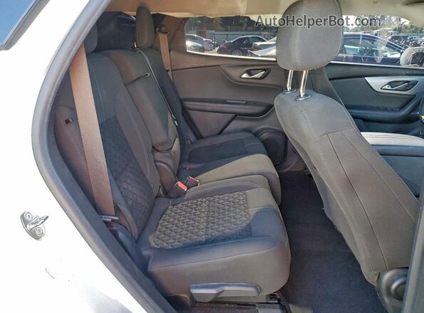 3GNKBGRS4KS679032 2019 CHEVROLET BLAZER White Rear interior view