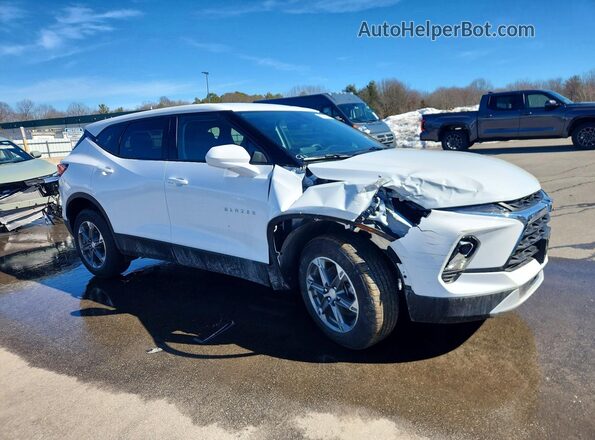 3GNKBHR40TS141050 2026 CHEVROLET BLAZER Белый Передняя правая четверть