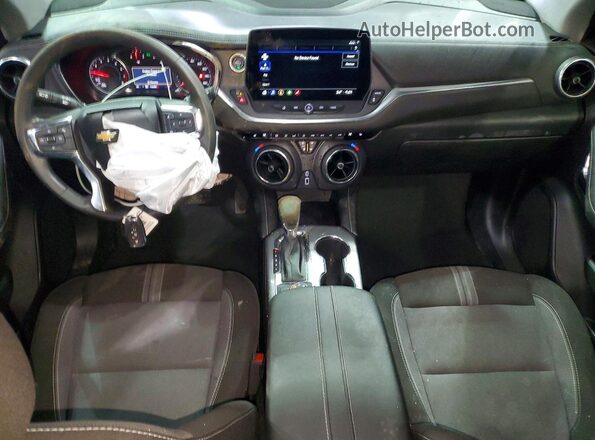 3GNKBHR45SS233785 2025 CHEVROLET BLAZER Серебряный Вид панели приборов