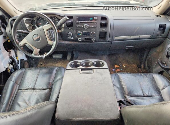 3GTP2VE32BG202930 2024 GMC SIERRA Бордовый Вид панели приборов