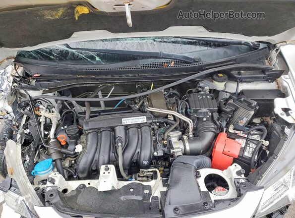 3HGGK5H48KM716210 2019 HONDA FIT White უკანა სალონის ხედი