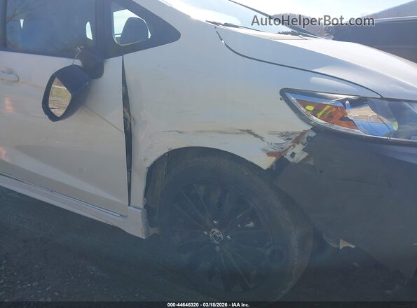 3HGGK5H66JM721017 2018 HONDA FIT White Widok z przodu