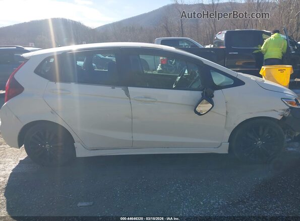 3HGGK5H66JM721017 2018 HONDA FIT White Widok wnętrza z tyłu