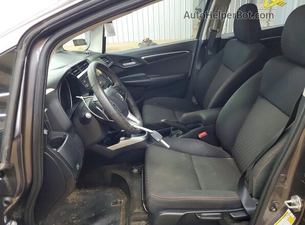 3HGGK5H66JM727285 2018 HONDA FIT Серебряный Вид салона спереди