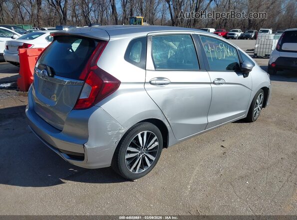 3HGGK5H81JM711738 2018 HONDA FIT Серебряный Задняя правая четверть