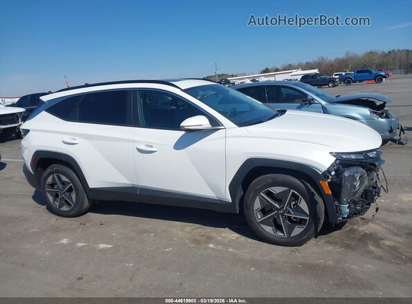 3KMJC3DE3SE020012 2025 HYUNDAI TUCSON Белый Вид задней части салона