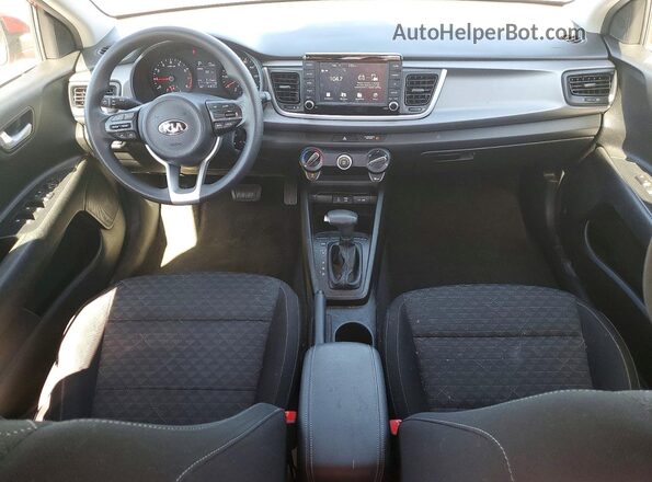 3KPA24AB1KE157620 2019 KIA RIO Красный Вид панели приборов