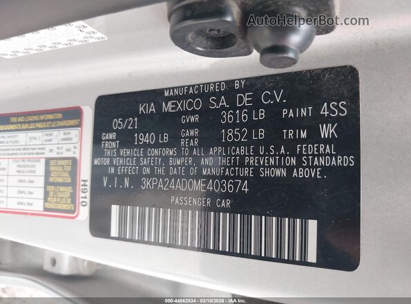 3KPA24AD0ME403674 2021 KIA RIO Silver Vista del compartimento del motor