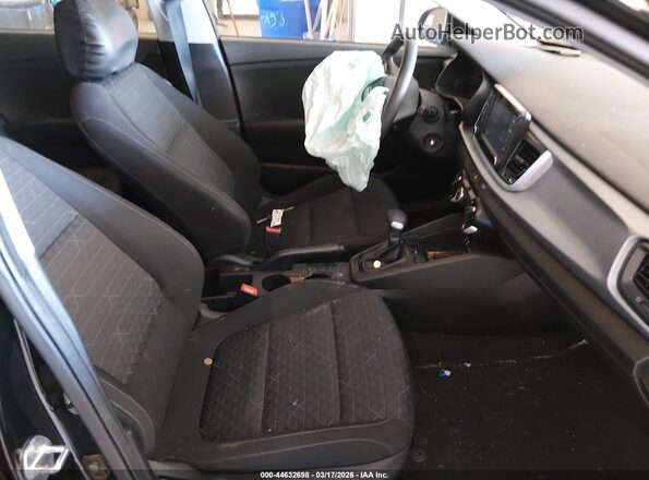 3KPA24AD1LE335044 2020 KIA RIO Черный Вид салона спереди