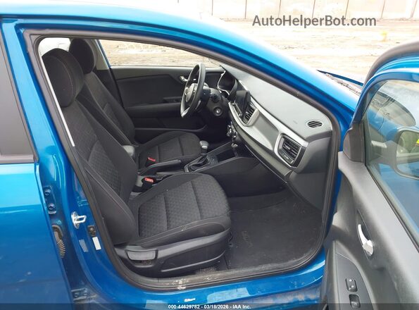 3KPA24AD4NE503276 2022 KIA RIO Синий Вид салона спереди